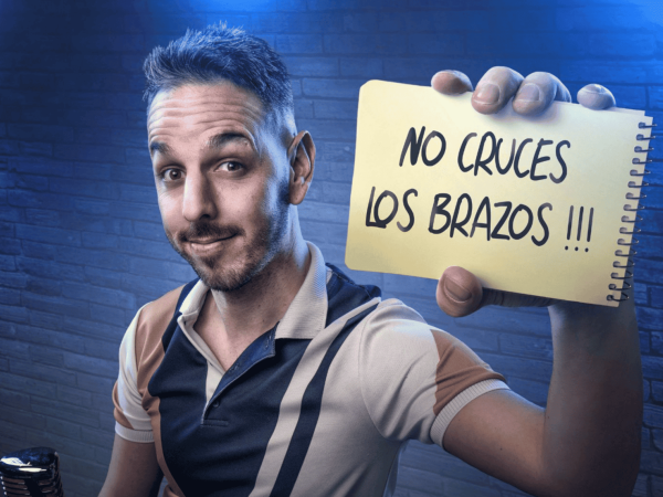 “No cruces los brazos!!” de David Cepo