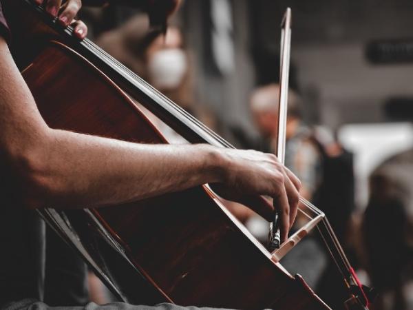 Audició comentada: Ressona amb les cordes del violoncel