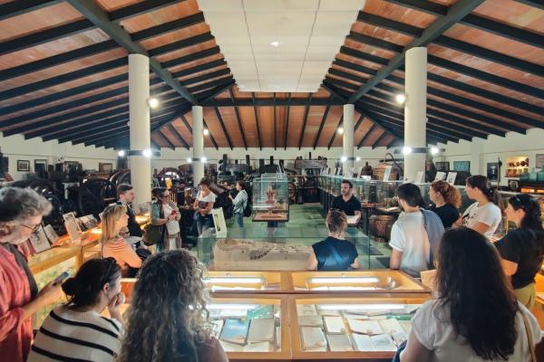 Els Punts d'Informació del Baix Llobregat visiten el Celler i Museu del Vi i del Cava Ramon Canals i els Balcons de Montserrat de Castellví de Rosanes