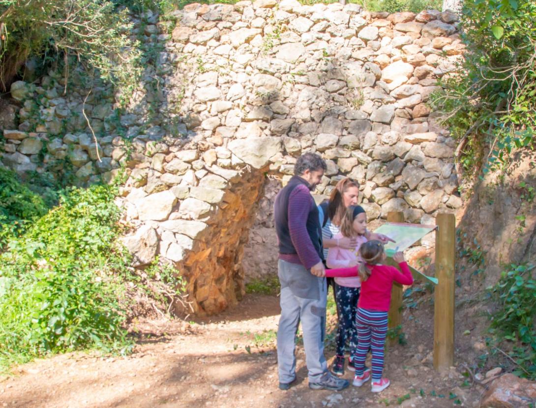 Escoles als Forns de Calç de Can Prunera