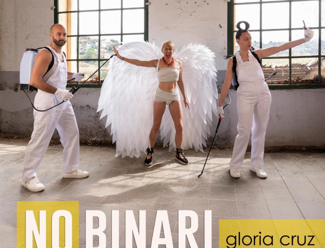 Inauguració de l'exposició de fotografia "No Binari", de Glòria Cruz.